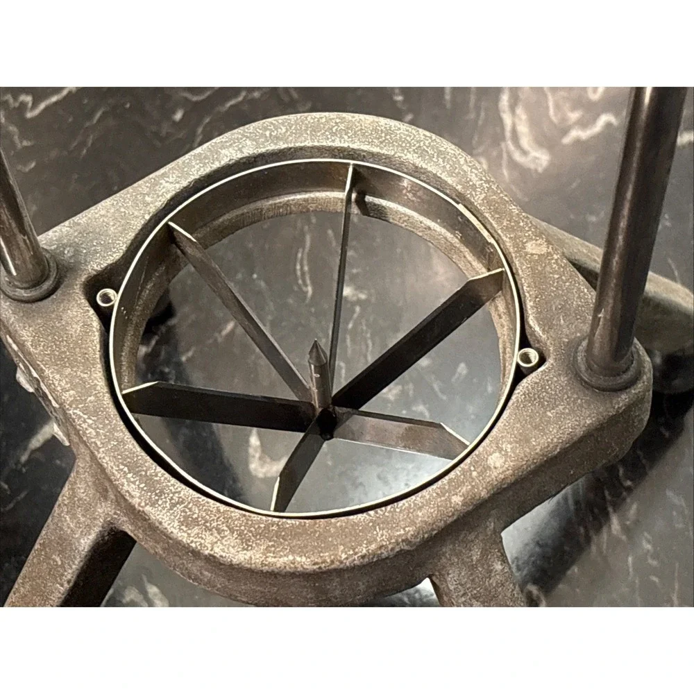 Nemco 55550-6 6 Section Fruit/ Vegetable Wedge Cutter